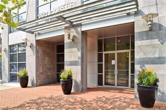 33 N Water St in Norwalk, CT - Building Photo - Building Photo