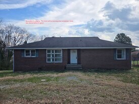 507 Robinson Dr in Loudon, TN - Building Photo