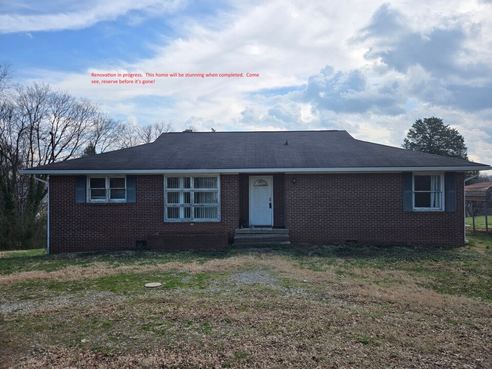 507 Robinson Dr in Loudon, TN - Building Photo
