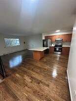 987 Lincoln Ave in Brooklyn, NY - Building Photo