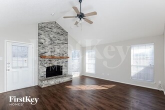 2800 Clovermeadow Dr in Fort Worth, TX - Building Photo - Building Photo