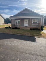 60 Patriot Pl in Mars Hill, NC - Building Photo