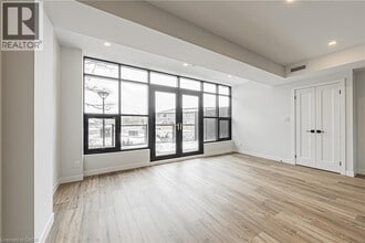 555 Sanatorium Rd in Hamilton, ON - Building Photo - Building Photo