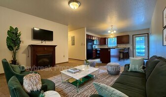 317 16th St S in Moorhead, MN - Building Photo