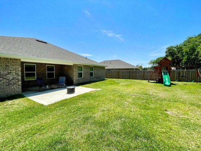 1064 Enclave Cir in Long Beach, MS - Building Photo - Building Photo