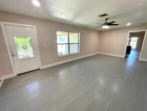 2301 NW 114th Ave-Unit -2 in Coral Springs, FL - Foto de edificio - Building Photo