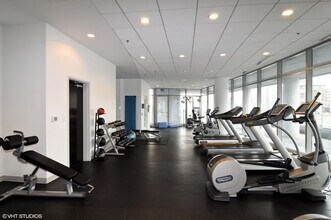 8 E Randolph St, Unit 10A in Chicago, IL - Foto de edificio - Building Photo