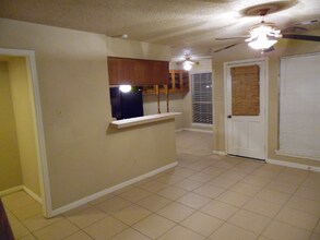 4 Dallas Ct in Angleton, TX - Building Photo - Building Photo