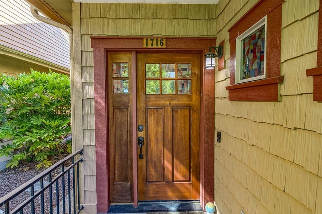 1716 SE Softwood Way in Grants Pass, OR - Building Photo - Building Photo