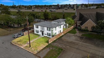 4301 Chartres St in Houston, TX - Building Photo