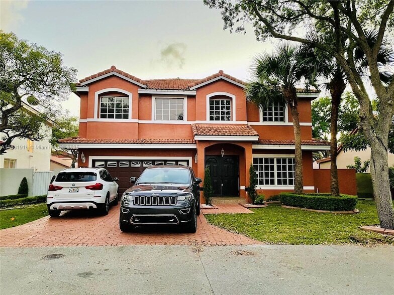 8950 NW 189th Terrace, Unit 1016 in Hialeah, FL - Building Photo