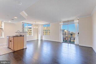 1205 N Garfield St in Arlington, VA - Building Photo