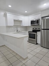 13210 SW 17th Ln, Unit #5-18 in Miami, FL - Building Photo - Building Photo