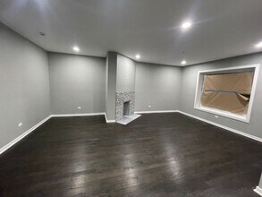 4505 W Congress Pkwy in Chicago, IL - Building Photo - Building Photo