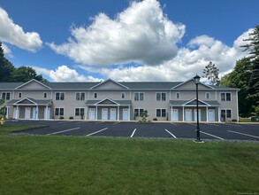 136 Liberty St in Southington, CT - Building Photo - Building Photo