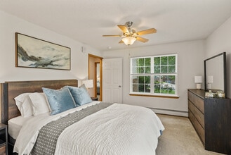 Riverwood Apartments in Kenosha, WI - Building Photo - Building Photo