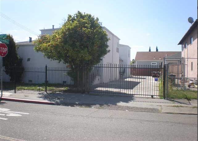 1712-1716 57th St in Oakland, CA - Building Photo