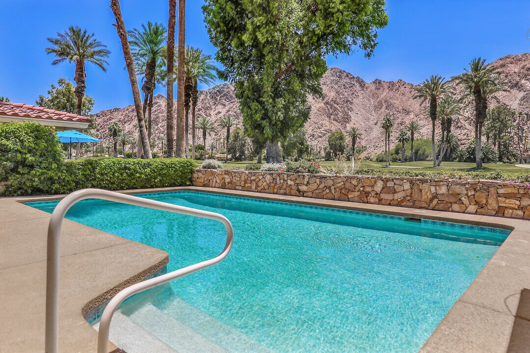 77137 Iroquois Dr in Indian Wells, CA - Building Photo