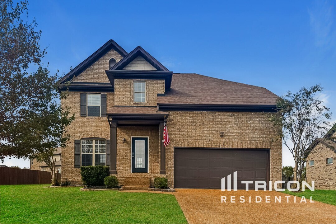 147 Mckain Crossing in Hendersonville, TN - Building Photo