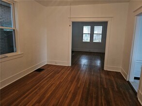 1301 Broadway Ave in Mckees Rocks, PA - Building Photo - Building Photo