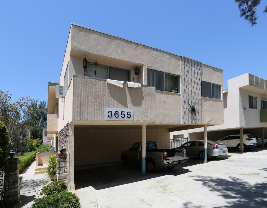 3655 McLaughlin Ave in Los Angeles, CA - Foto de edificio