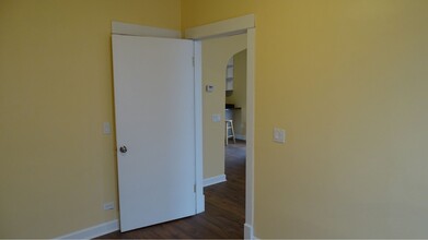 5622 N Mango Ave in Chicago, IL - Building Photo - Building Photo