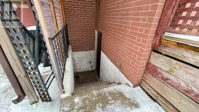 15 West Hill Dr in Toronto, ON - Building Photo - Building Photo