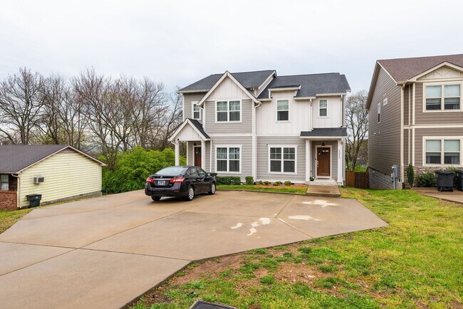 2223 Burns St in Nashville, TN - Building Photo - Building Photo