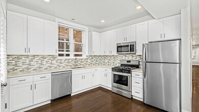 6459 N Glenwood Ave, Unit 2 in Chicago, IL - Building Photo - Building Photo