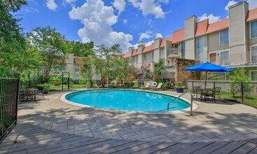 SunBlossom Woodlake in Houston, TX - Foto de edificio - Building Photo
