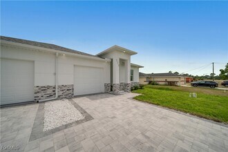 1153 Countess Ave in Lehigh Acres, FL - Building Photo - Building Photo