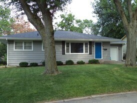 26 Leamer Ct in Iowa City, IA - Building Photo