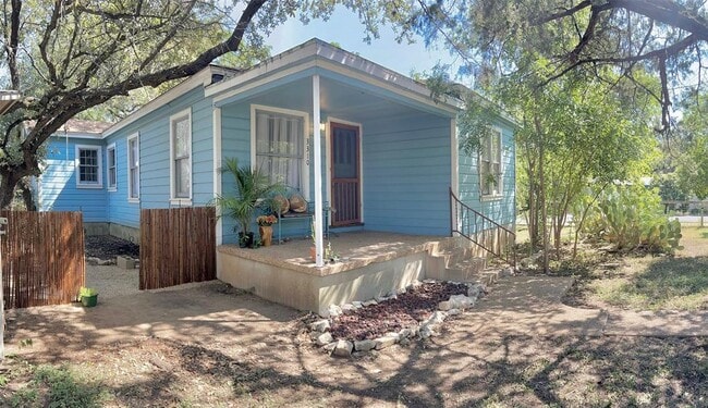 3310 Blumie St in Austin, TX - Building Photo - Building Photo
