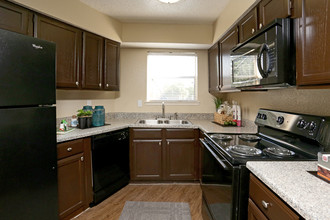 Sugar Creek Apartments in Grand Prairie, TX - Building Photo - Interior Photo