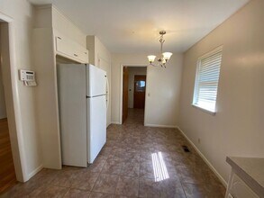 5728 E 43rd St in Tulsa, OK - Building Photo - Building Photo