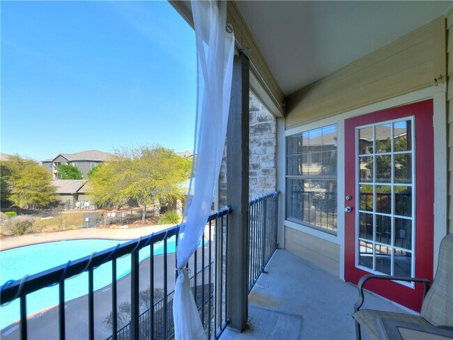 2320 Gracy Farms Ln in Austin, TX - Foto de edificio - Building Photo