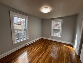298 Tremont St in Newton, MA - Building Photo - Building Photo