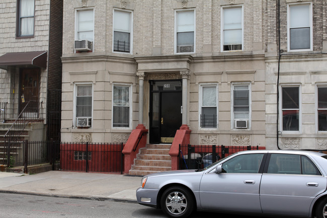 208 Sumpter St in Brooklyn, NY - Building Photo - Building Photo