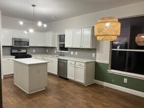 728 Sampson in Kyle, TX - Building Photo - Building Photo