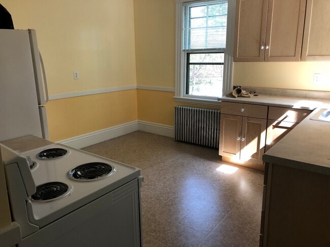 52 Pleasant St, Unit b in Lexington, MA - Foto de edificio - Building Photo