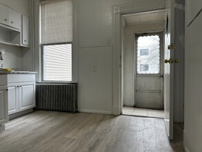 103 Zabriskie St, Unit 1 in Jersey City, NJ - Foto de edificio - Building Photo