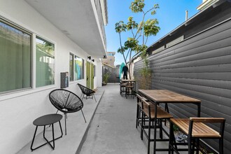 21 S Venice Blvd in Los Angeles, CA - Building Photo - Building Photo