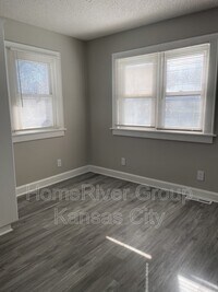 3049 Everett Ave photo'