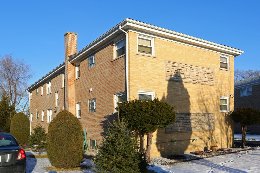 329 S Hale St in Addison, IL - Building Photo