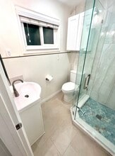 16871 Canyon Ln in Huntington Beach, CA - Building Photo - Building Photo