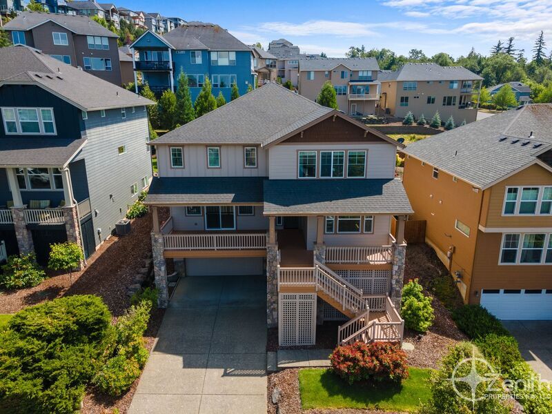 3636 NW 24th Cir in Camas, WA - Foto de edificio