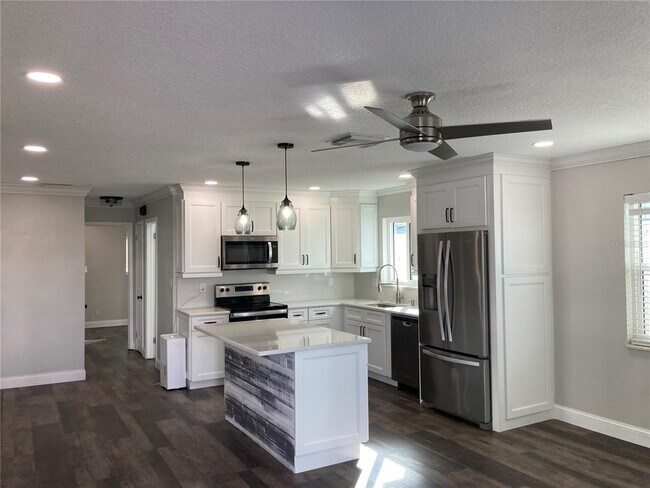 5417 1st St NE in St. Petersburg, FL - Building Photo - Building Photo