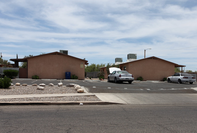 3732-3730 E Blacklidge Dr in Tucson, AZ - Building Photo - Building Photo