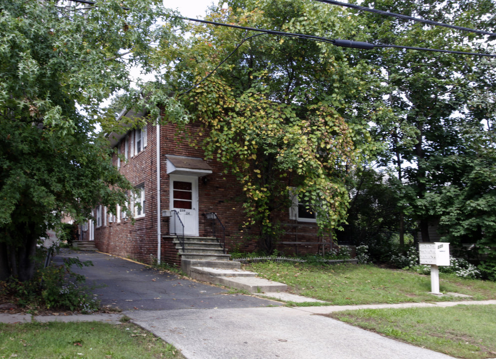 239 Montgomery St in Highland Park, NJ - Building Photo