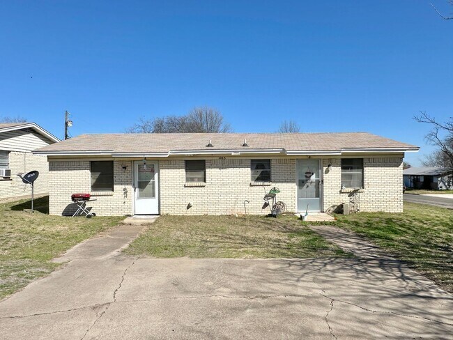 property at 405 Robertson Ave